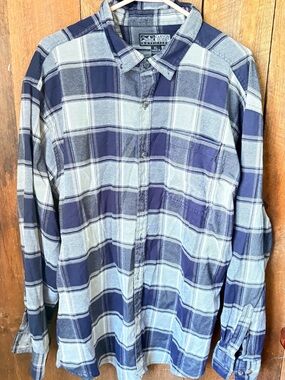 Canyon Guide Men’s Navy & Light Blue Plaid Button-Down Shirt